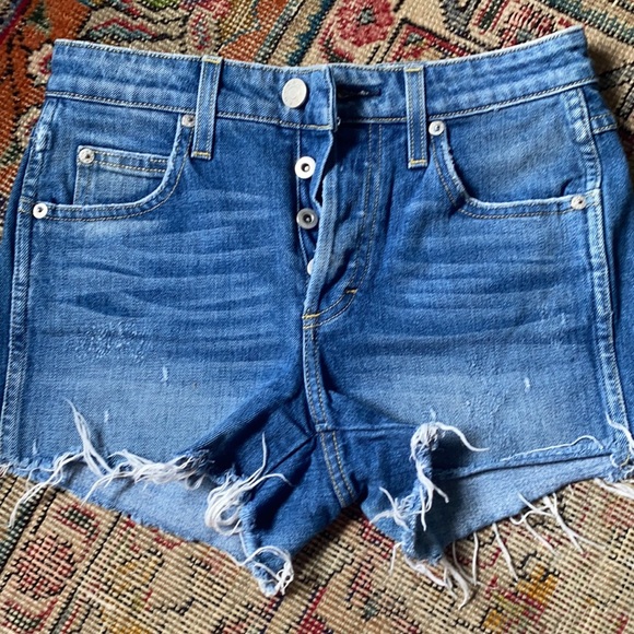 AMO babe short size 25 in dive bar wash - Picture 5 of 5